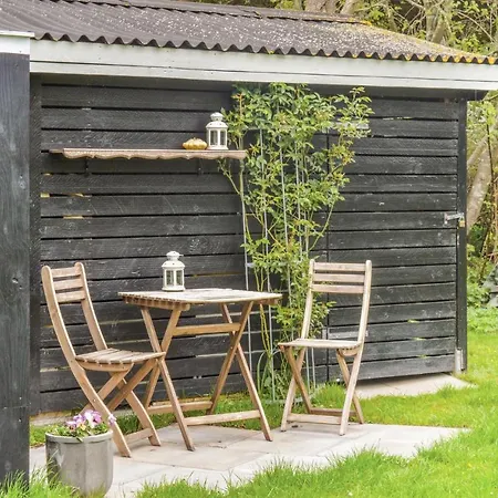 Two-bedroom Holiday In * Dronningmølle